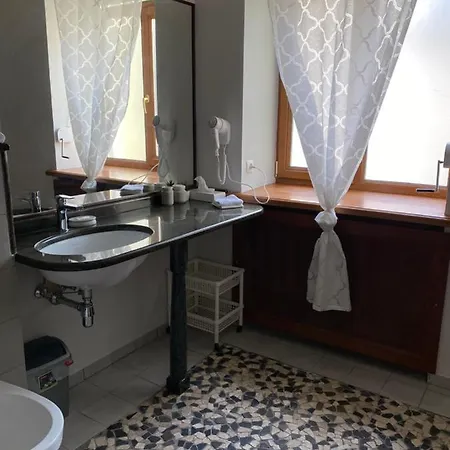 Aparthotel Kert Free Parking 3*