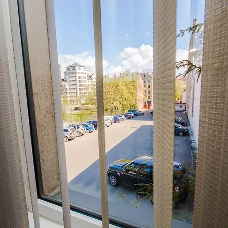 Aparthotel Kert Free Parking