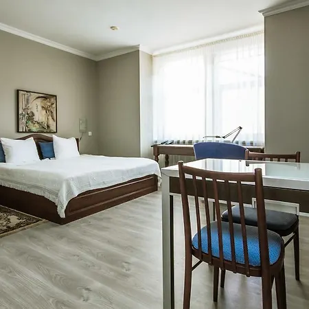 Aparthotel Kert Free Parking 3*