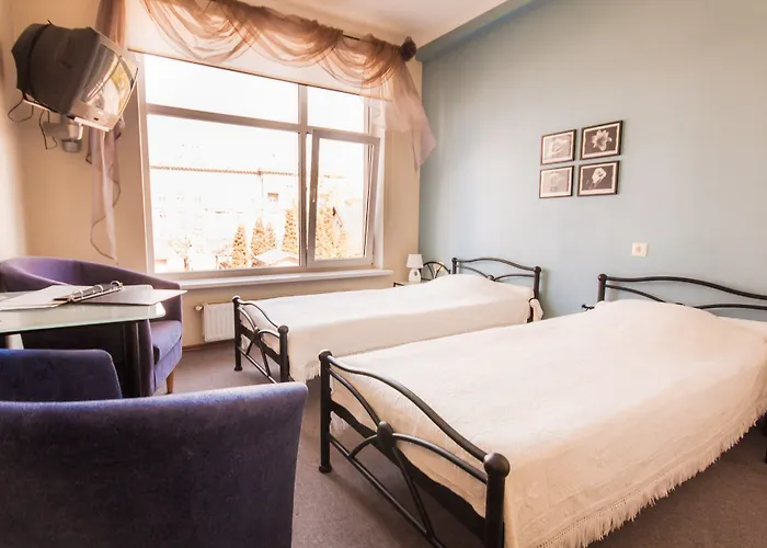 Kert Free Parking Aparthotel