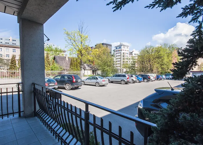 Kert Free Parking Aparthotel 3*