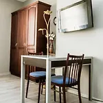 Aparthotel Kert Free Parking 3*