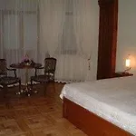 Aparthotel Kert Free Parking 3*