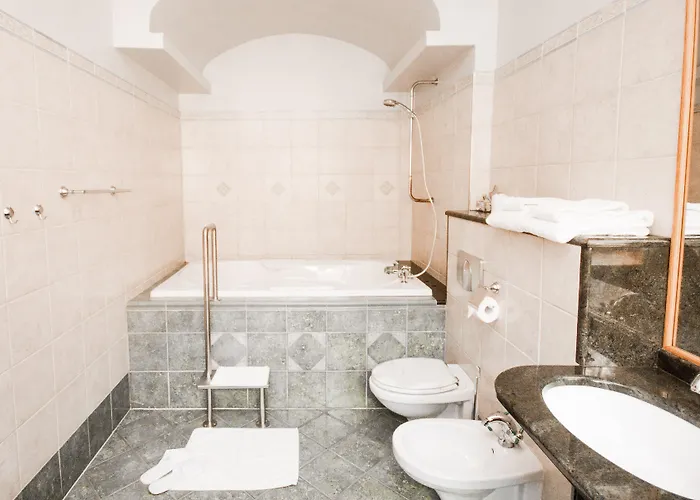 Kert Free Parking Aparthotel 3*