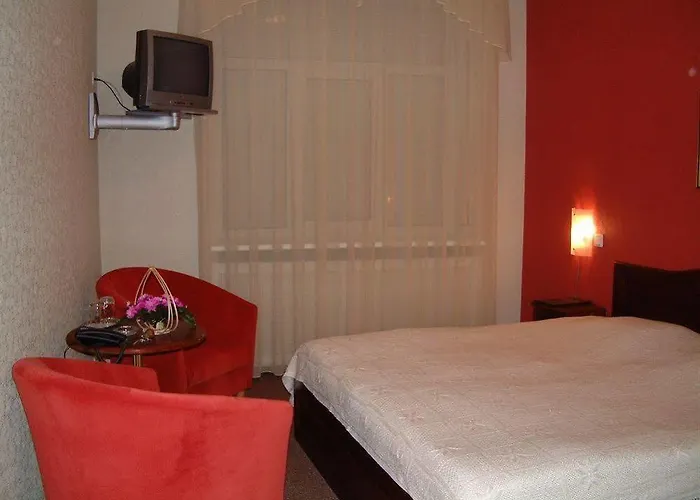 Kert Free Parking Aparthotel 3*